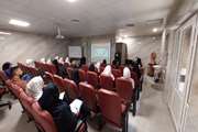 برگزاری کلاس آموزشی با موضوع " با رویکرد نوین آموزش اچ ای وی و آسیب‌های شغلی " در بیمارستان امام رضا (ع) شهرستان اسلامشهر